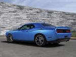 Dodge Challenger SXT 2015 года